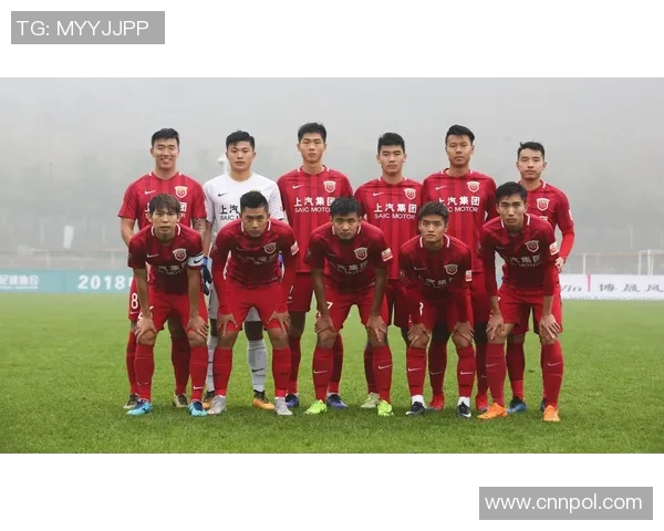 鲁能与上港激战在即海报抢先看展现激情与荣耀的对决